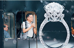 鑽石王老五如果樣貌不俗，好可能是女性傾慕的對象。