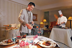 「Customer is King」，食物不僅味道好，服務、環境同樣重要。