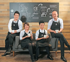 Angus Lau、Zoe Young、Edwin Cheung、Alan Cheng（左至右）