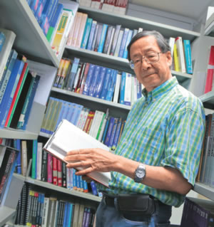 IAM 學術顧問、理工大學副校長（1990-2000）黃肅亮教授