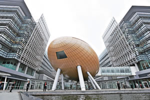 香港資訊科技業發展愈趨蓬勃,當中手機程式編寫員甚有市場。