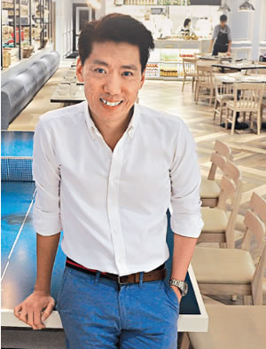 Benjamin的管理策略傾向西化,且引入不少創意思維。