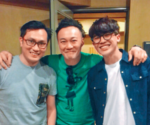 雖然Michae(l 右) 寫歌的資歷尚淺,但首次與陳奕迅合作,便獲其大加讚賞。