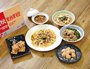 葉銘惠會教導製作六款地道小吃,包括狗仔粉、碗仔翅、生菜魚肉湯、煎薄餅、糖不甩及花生糖等。