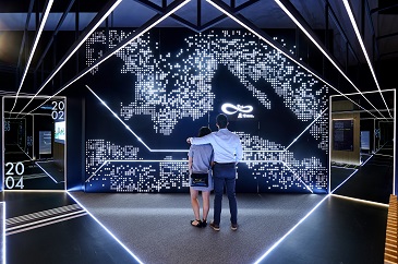 由發展局及規劃署合辦的「印象∞香港」展覽,正在中環展城館展出。