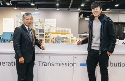 中電學院校長潘偉賢(左)表示,希望中電學院能夠成為職業訓練與高等教育之間的橋梁,吸引更多年輕人加入電力行業。
