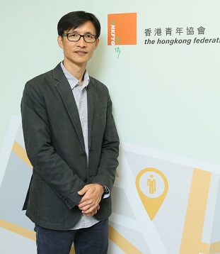 香港青年協會青年就業網絡單位主任張志偉表示,網上關於升學或就業的資訊太多,學生應瀏覽院校網站或致電查詢,確實資訊的真確性。