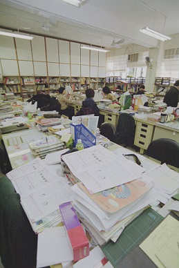 我們不時都會聽聞發生在學校的糾紛,而這些糾紛可能是涉及老師和學生、老師和老師、老師和家長、老師和校長或其他人士。