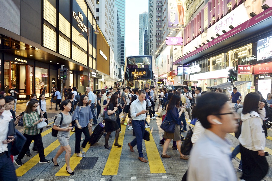 調查指本港僱員明年的薪酬平均增幅4%,但扣除通脹後,平均實質增長只有1.9%。資料圖片