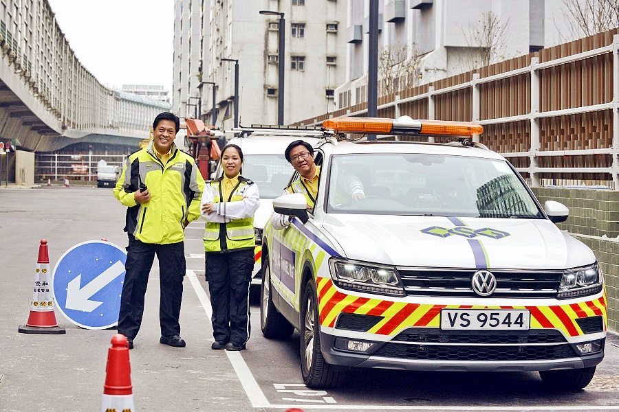 何陵佳(左起)、黎少滿和譚炳基,成功轉職交通督導員。