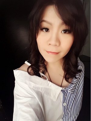 做演員是Kitty的興趣及「副業」,教授日語才是她的正職。