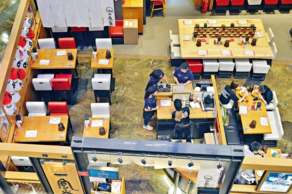 旺角一間日本拉麵連鎖店,近日人流明顯減少。