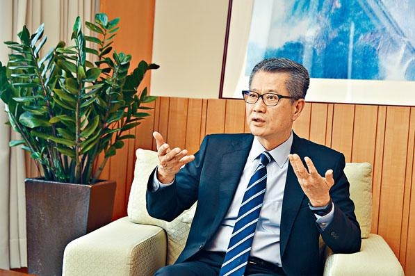 陳茂波表示,香港經濟正處於內外交困,技術上陷入經濟衰退的風險好高。