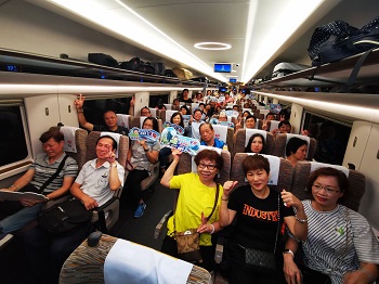 隨著高鐵開通,大航假期不少內地短線團均乘坐高鐵穿梭中港兩地。