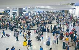 反修例風波影響,機場上月客運量按年下跌一成三。