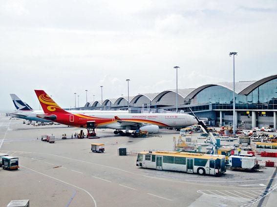 香港航空正陷財困,空牌局表明,本星期六或以前決定會否撤銷或暫時撤銷牌照。