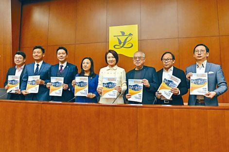民建聯就新一份《財政預算案》，向陳茂波提交八十多項建議。