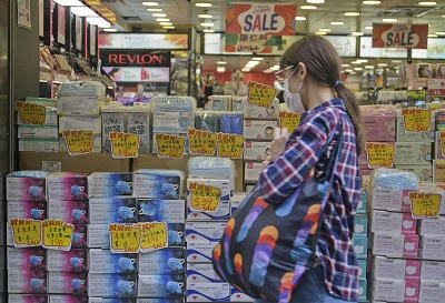 本港今年初一度出現口罩荒,惟最近不少店家均有大量口罩可供出售。