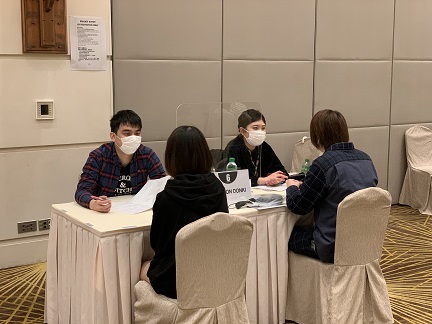 有人力資源顧問表示,若求職者獲得面試機會已是成功的第一步,並建議求職者面試前多點對鏡練習,留意自己的眼神、說話聲綫等。