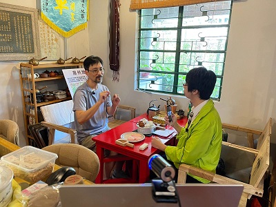 遊學機構愛學遊改辦「綫上遊學團」,讓本地學生足不出戶,了解功夫茶的泡法及文化。