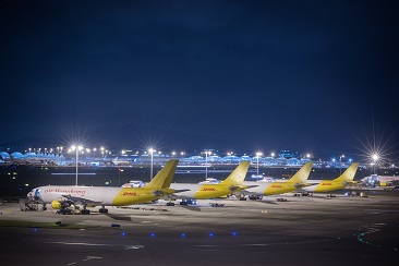 DHL Express在全球擁有超過二百八十架貨機,確保貨物可準時運送。