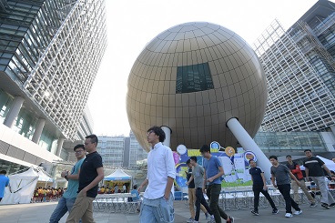 科技業界人士指出,疫情下業內仍有大量職缺,須聘請海外人才補充人手。