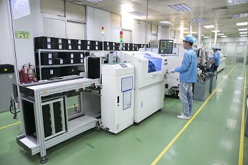 電子業一直是本港最大的產品出口創匯行業,佔本港總出口比例逾七成。