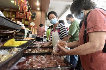 中秋將至,禮品公司透露知悉月餅生意增加逾兩成,對今年銷情樂觀。