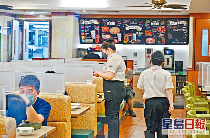 本港失業率持續回落,餐飲服務活動業跌幅尤為明顯。