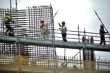 建造業議會推算,至2022年全港每年欠缺五千至一萬名技術勞工。