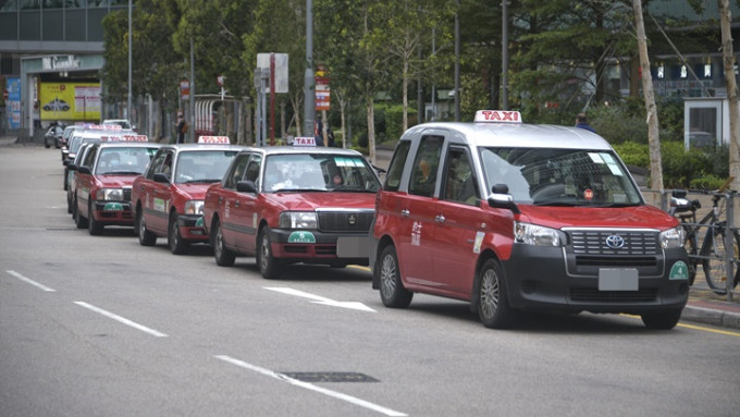 陳帆指去年本港發生逾4000宗涉及的士交通意外。資料圖片