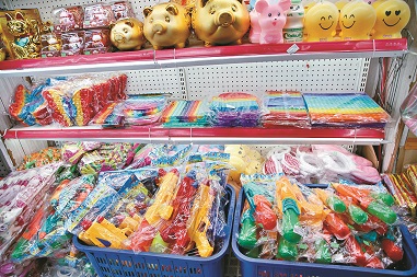 有本港塑膠玩具製造商擔心，未來塑膠製成品亦被納入歐盟碳稅網。