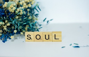 很多人愈是將Soulmate神化,愈感到很難找到,愈易感到失望沮喪。
