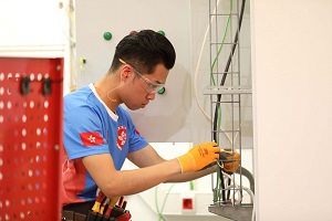 「技術員訓練計畫」可分成電氣、空氣調節、電子、機械、汽車及屋宇裝備六種行業,為各政府部門及公營機構提供各項優質機電裝置的操作、保養、維修、改裝及加裝服務。