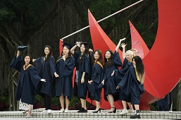 教資會早前公布八大畢業生調查結果,截至去年底,大學畢業生平均年薪為三十點三萬元。
