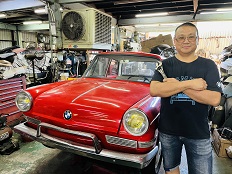 「一休」劉志偉笑言,維修古董車要有感情,如對待女朋友般細心呵護。