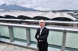 姚兆聰視困難為機遇,過去幾年機場不斷建設,得以抓緊疫後復甦的機會。