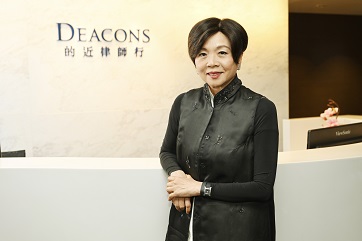 的近律師行（Deacons）首席合夥人蔣瑞福是本港房地產法律界元老。