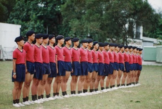 Anson年少時參加「軍訓式」的制服團隊,爬山、潛水、射擊無一不通。