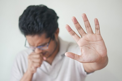 上司問「你病了?不要返工了!」,就是「假關心」。