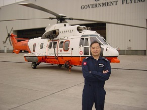 千禧年代,劉楚釗協助飛行服務隊提供「飛行醫生」服務,並登機執勤。