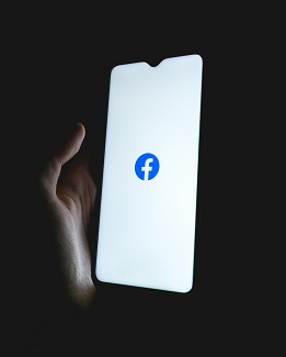 social media 上面別人的展現有多時候,只代表着對方的某一面。