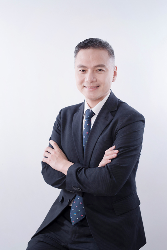 學友社學生輔導顧問吳寶城提醒學生選擇不同院校及學科時,應根據個人興趣、能力及就業方向。