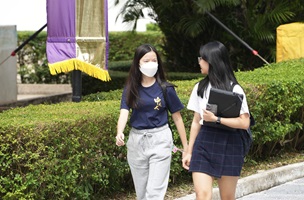 過去數年的疫情加速了各行各業的數碼轉型,企業對人工智能、數據分析、雲端運算、網絡安全等技術的需求與日俱增,所以學生要保持對新興技術和行業趨勢的敏感度。