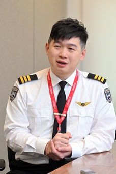 行李檢查組航空安檢主任鄧子康