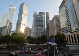 對於有志成為ESG分析師的人士來說,既可考慮加入投資銀行、基金公司等金融服務機構,又或投身上市公司等大企業。