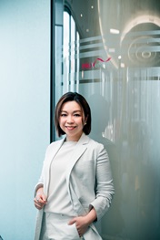 保誠保險資深營業經理潘穎恩(Coco)同時擔任保誠培訓師,她指見證新人茁壯成長為她帶來莫大的滿足感,而她亦有機會溫故知新,提升自己。