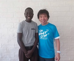 鄭躍培助養非洲兒童Gerald,如今對方已大學畢業,獨當一面。
