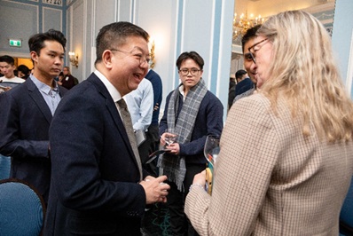 人才辦在加國訪問,為香港引入優質人才提供新契機外,同時亦為當地學生及專業人士展現香港的事業發展及移居機遇。