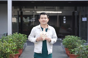 伍亭因熟讀動畫劇情,只盼同學能樂在其中。